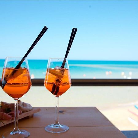 Appartamento Vacanze Riviera Delle Palme ซัน เบเนเดตโต เดล ตรอนโต ภายนอก รูปภาพ
